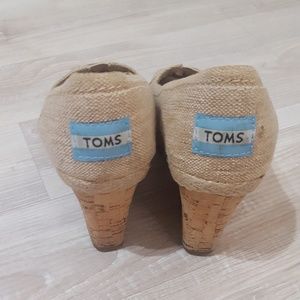 TOMS